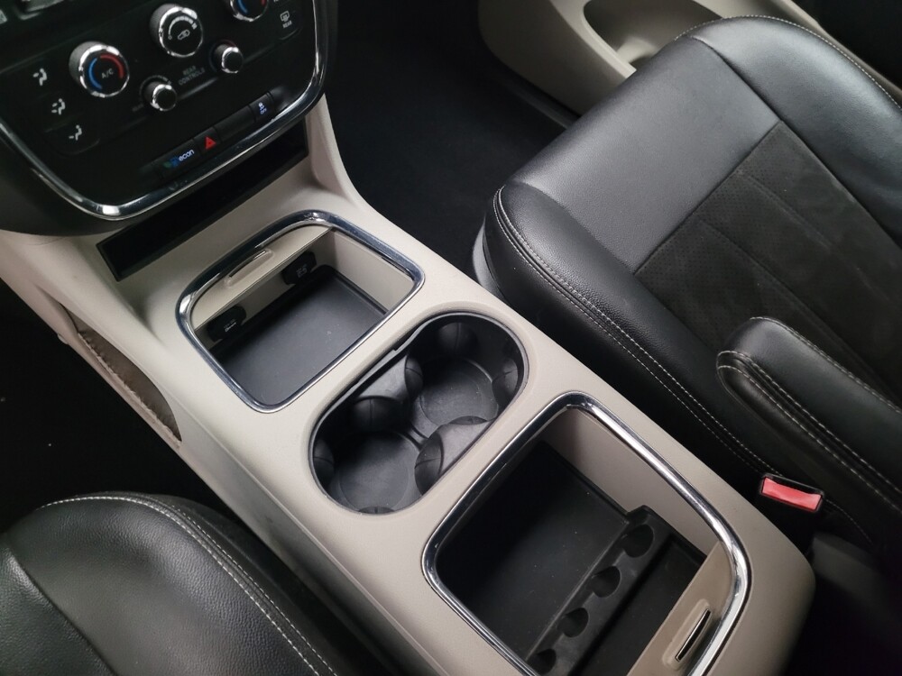 2019 Dodge Grand Caravan in Downey, CA 90241 - 18085850 26