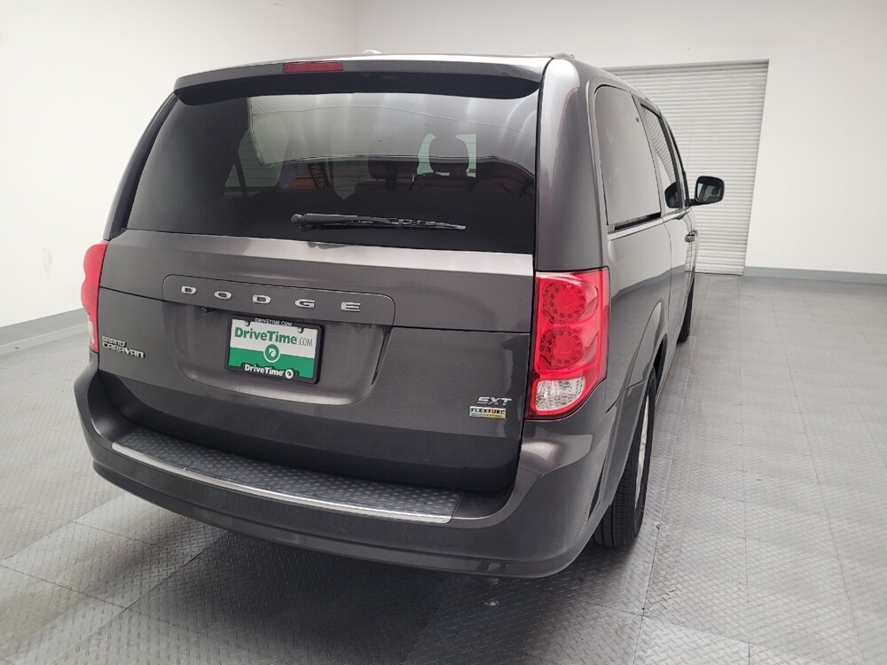 2019 Dodge Grand Caravan in Downey, CA 90241 - 18085850 7