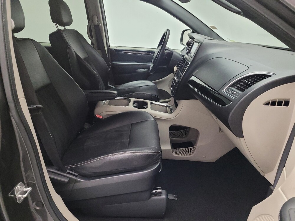 2019 Dodge Grand Caravan in Downey, CA 90241 - 18085850 21