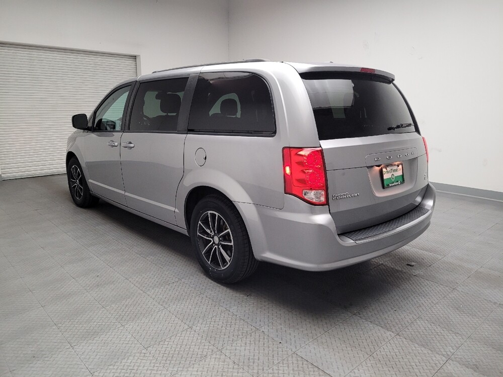 2018 Dodge Grand Caravan in Downey, CA 90241 - 18085869 5