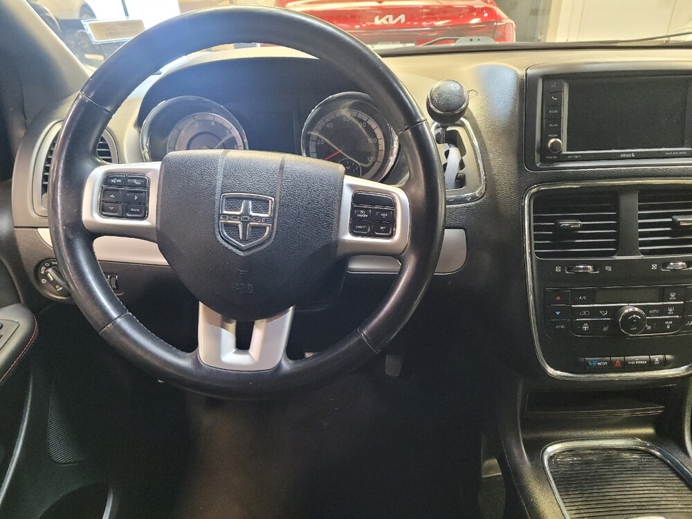 2018 Dodge Grand Caravan in Downey, CA 90241 - 18085869 22