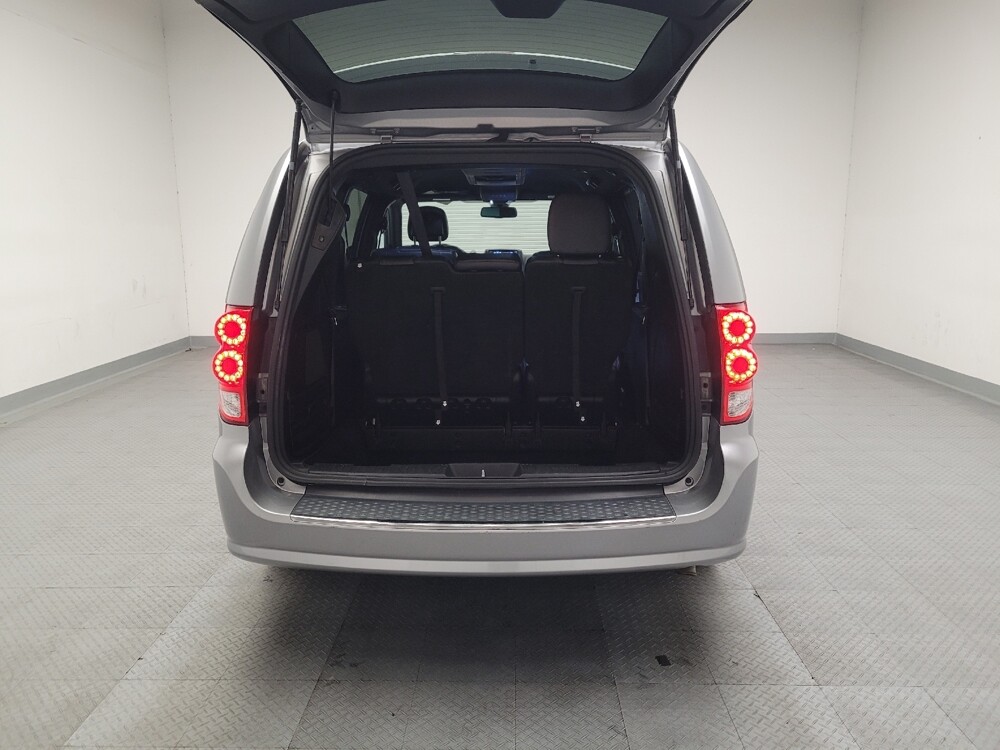 2018 Dodge Grand Caravan in Downey, CA 90241 - 18085869 29