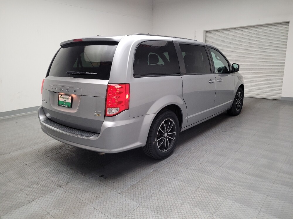 2018 Dodge Grand Caravan in Downey, CA 90241 - 18085869 9
