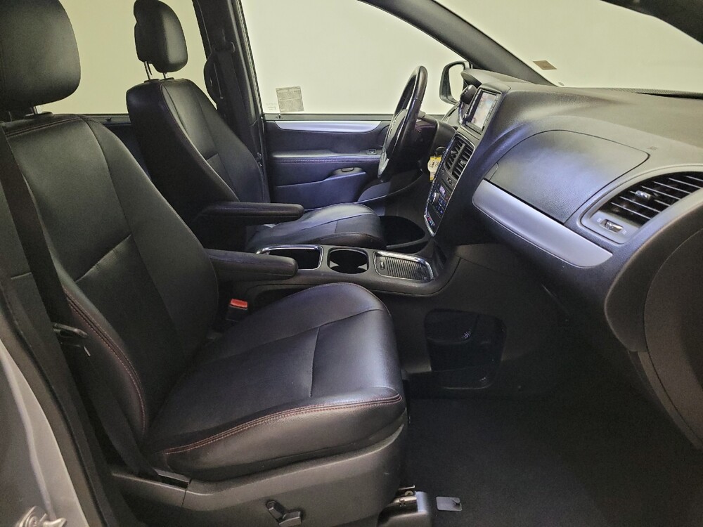 2018 Dodge Grand Caravan in Downey, CA 90241 - 18085869 21