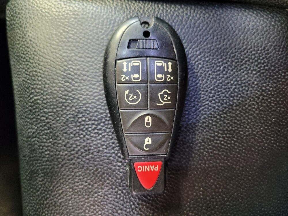 2018 Dodge Grand Caravan in Downey, CA 90241 - 18085869 32