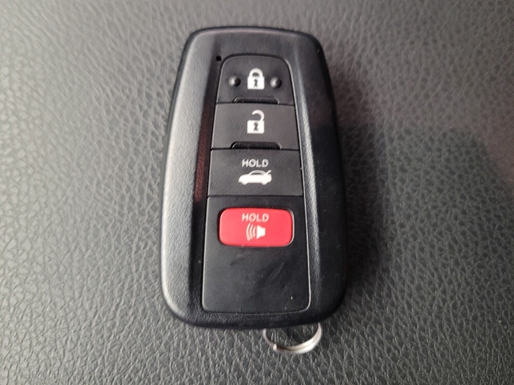 2021 Toyota Camry in Downey, CA 90241 - 18085885 32