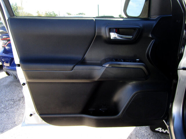 2017 Toyota Tacoma in Tampa, FL 33604-6914 - 18085897 17