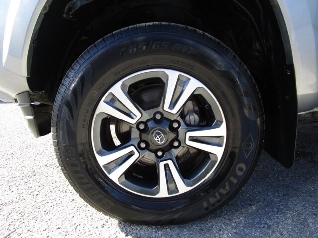 2017 Toyota Tacoma in Tampa, FL 33604-6914 - 18085897 22