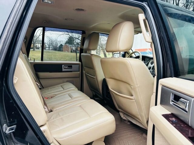 2013 Ford Expedition in Harrisonburg, VA 22801 - 18085903 9