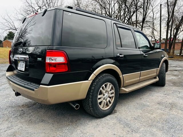 2013 Ford Expedition in Harrisonburg, VA 22801 - 18085903 3