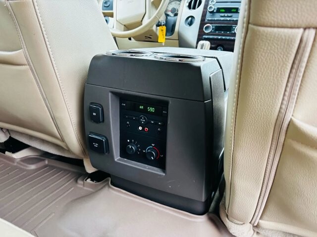 2013 Ford Expedition in Harrisonburg, VA 22801 - 18085903 10