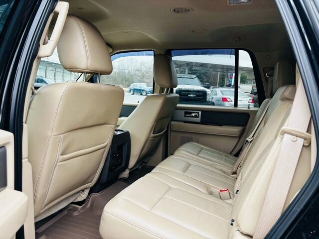 2013 Ford Expedition in Harrisonburg, VA 22801 - 18085903 6