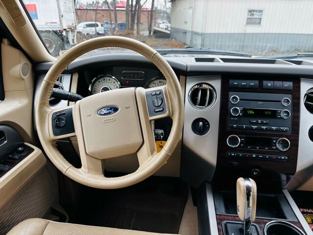 2013 Ford Expedition in Harrisonburg, VA 22801 - 18085903 7