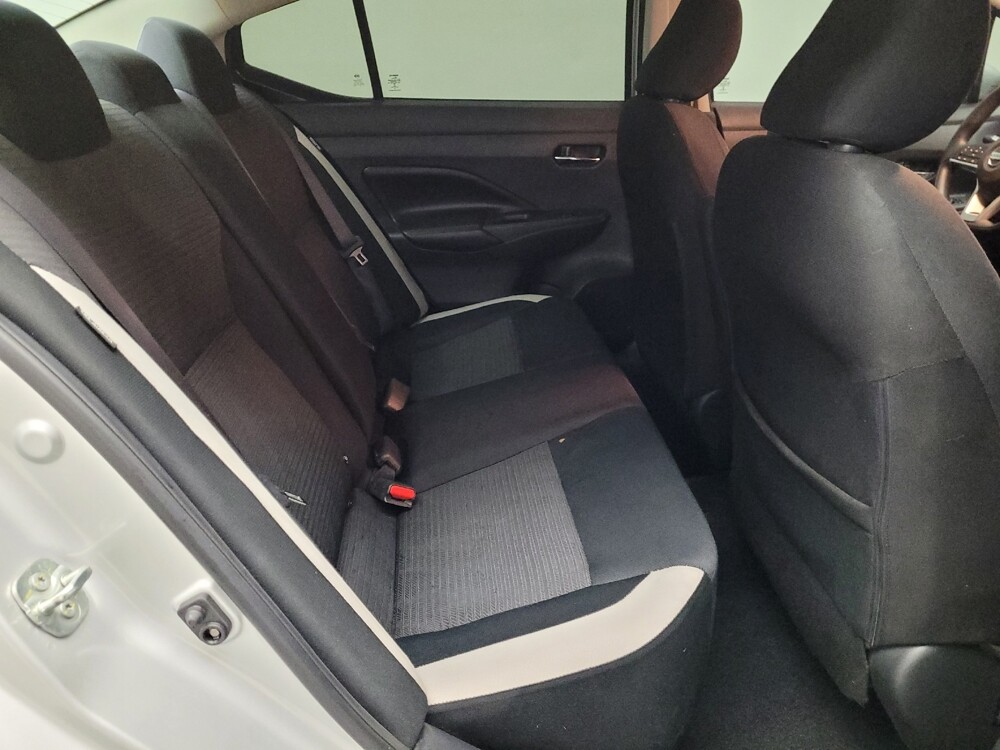 2020 Nissan Versa in Fresno, CA 93726 - 18085911 19