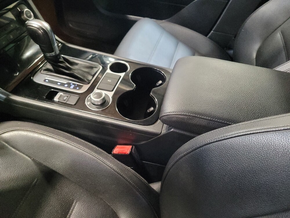 2016 Volkswagen Touareg in Riverside, CA 92504 - 18085912 26