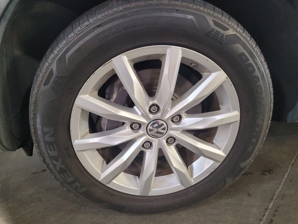 2016 Volkswagen Touareg in Riverside, CA 92504 - 18085912 31