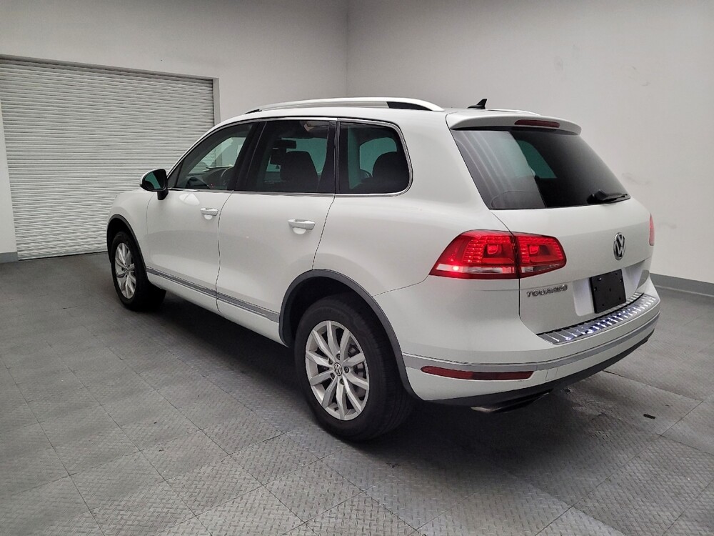 2016 Volkswagen Touareg in Riverside, CA 92504 - 18085912 5