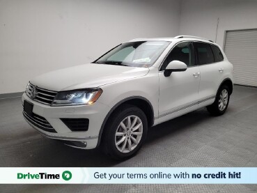 2016 Volkswagen Touareg in Riverside, CA 92504