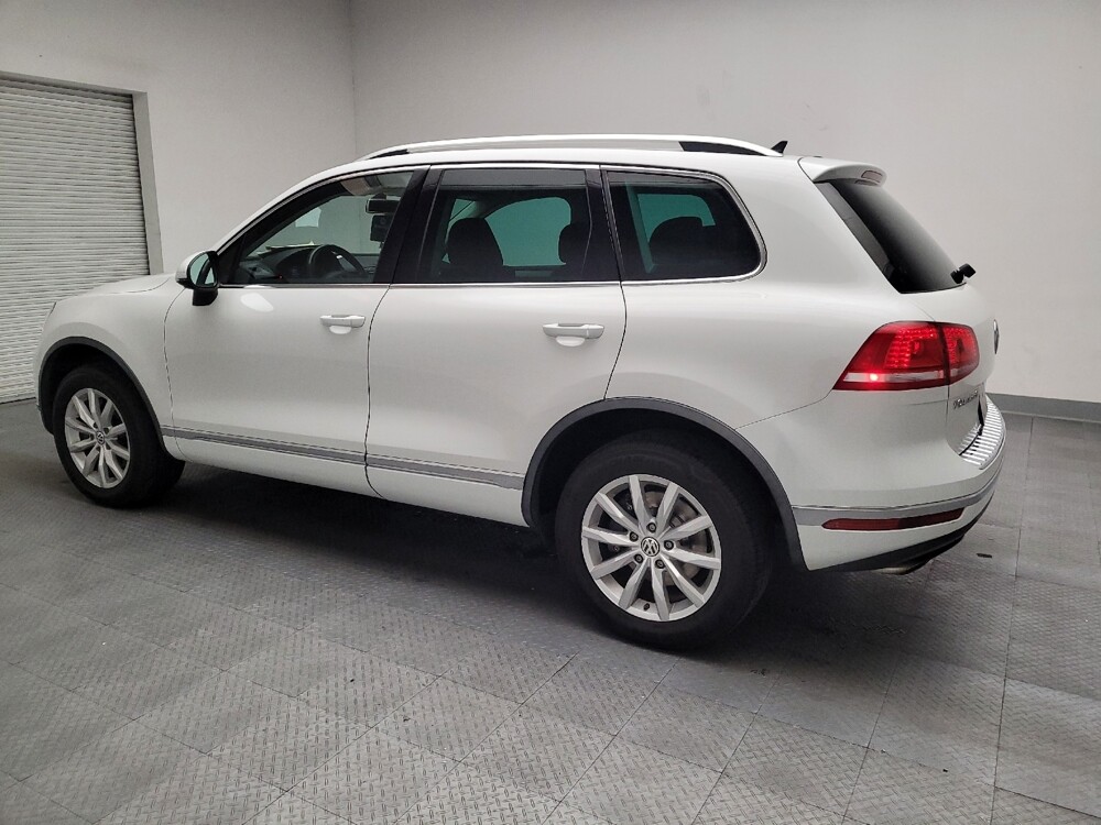 2016 Volkswagen Touareg in Riverside, CA 92504 - 18085912 3