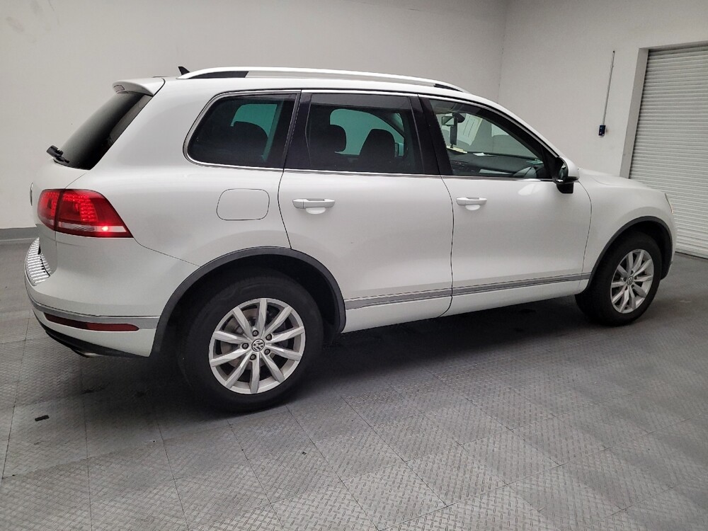2016 Volkswagen Touareg in Riverside, CA 92504 - 18085912 10