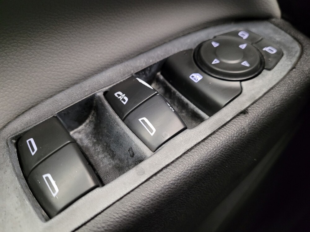 2020 Chevrolet Equinox in Fresno, CA 93726 - 18085913 27