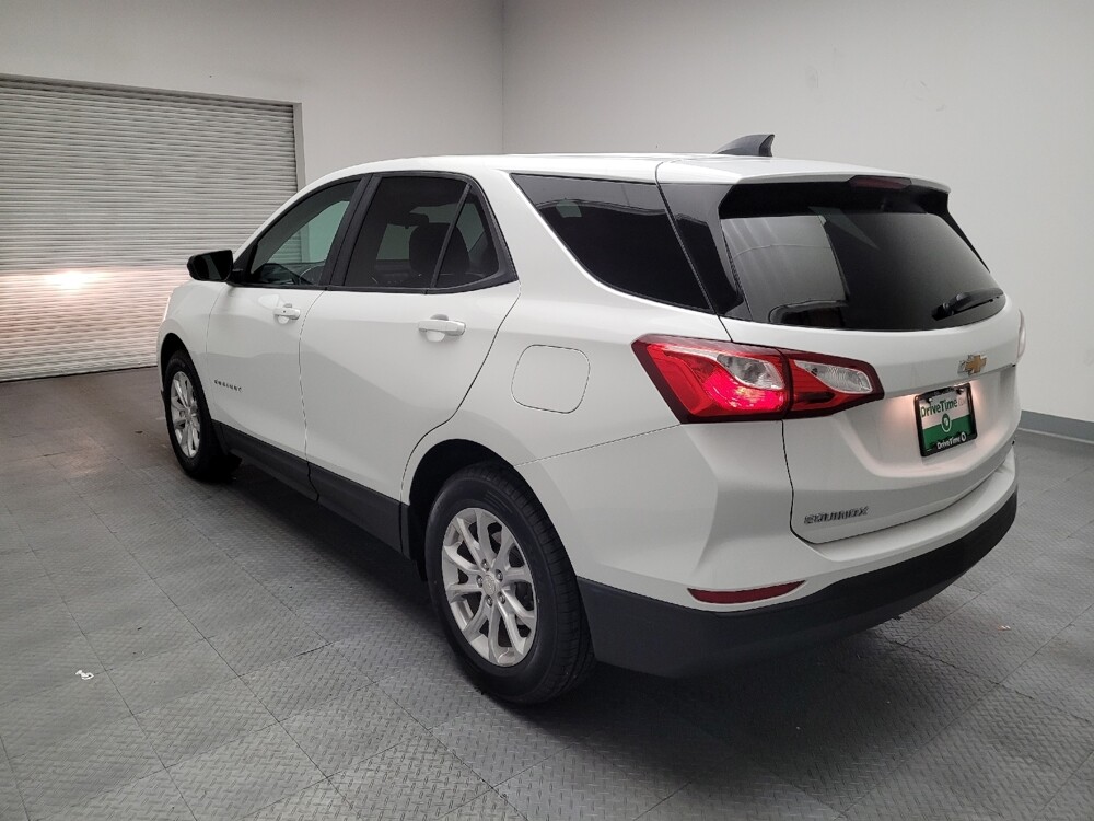 2020 Chevrolet Equinox in Fresno, CA 93726 - 18085913 5