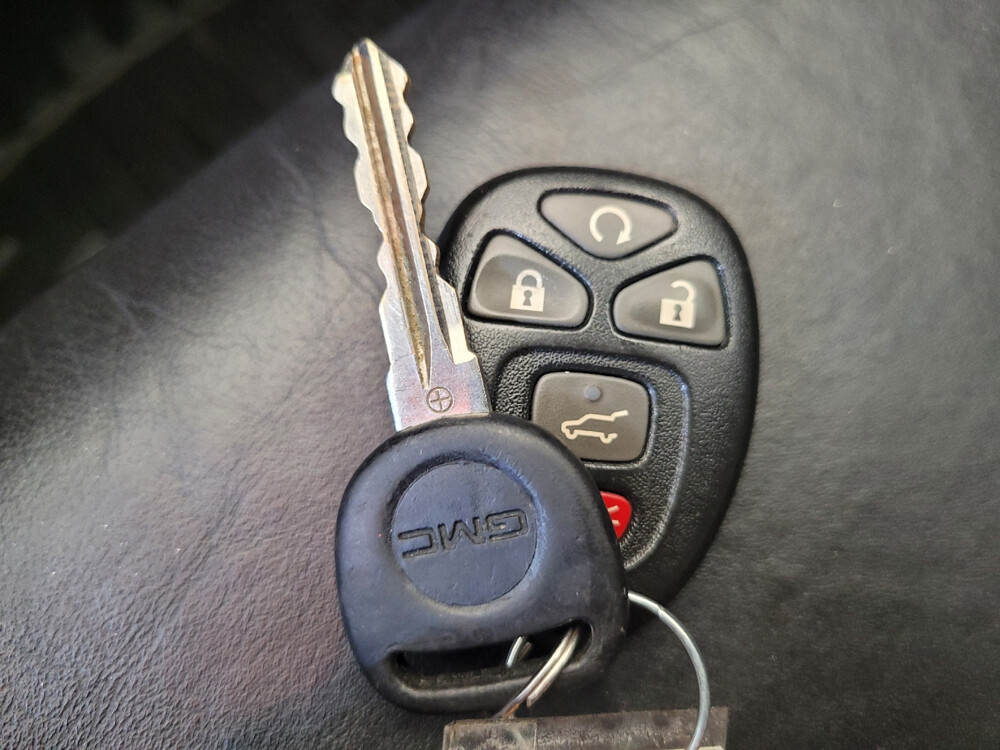 2016 GMC Acadia in Taylor, MI 48180 - 18085922 32