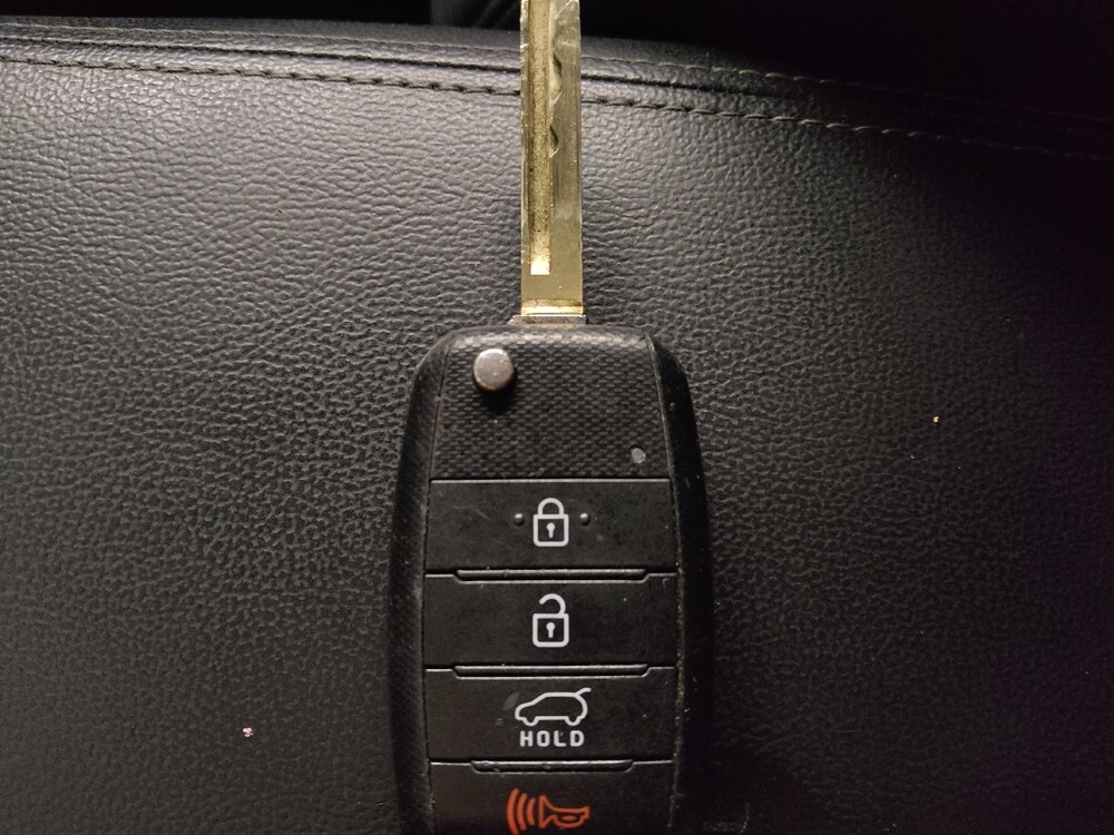 2018 Kia Sorento in Duluth, GA 30096 - 18085923 32