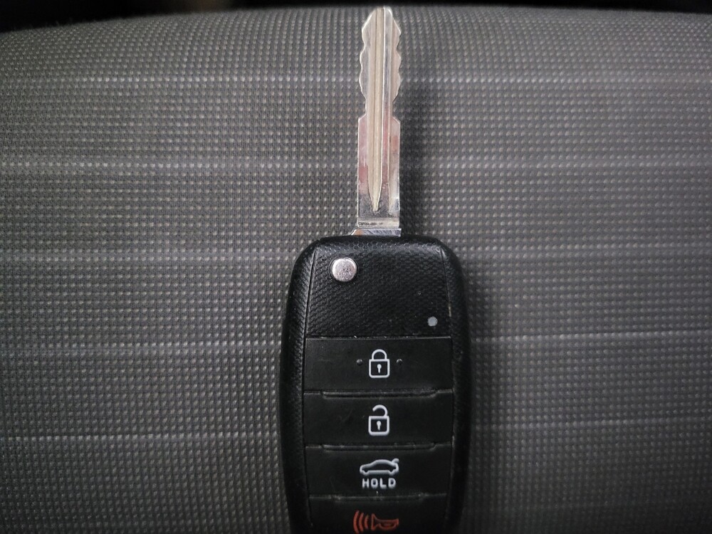 2016 Kia Forte in Union City, GA 30291 - 18085935 32