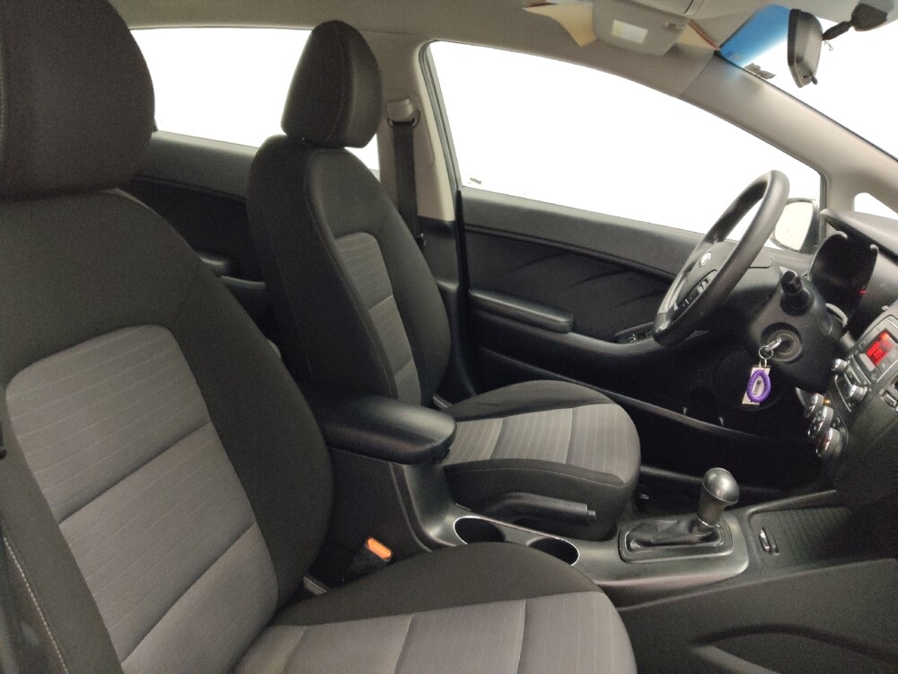 2016 Kia Forte in Union City, GA 30291 - 18085935 21