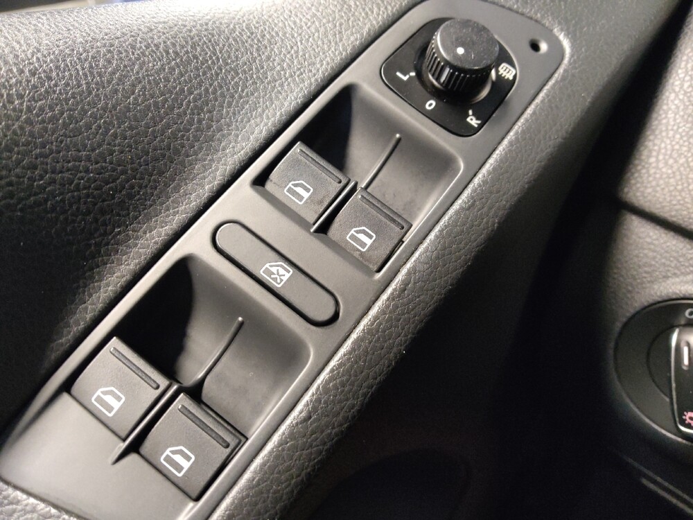 2016 Volkswagen Tiguan in Tucson, AZ 85705 - 18085968 27