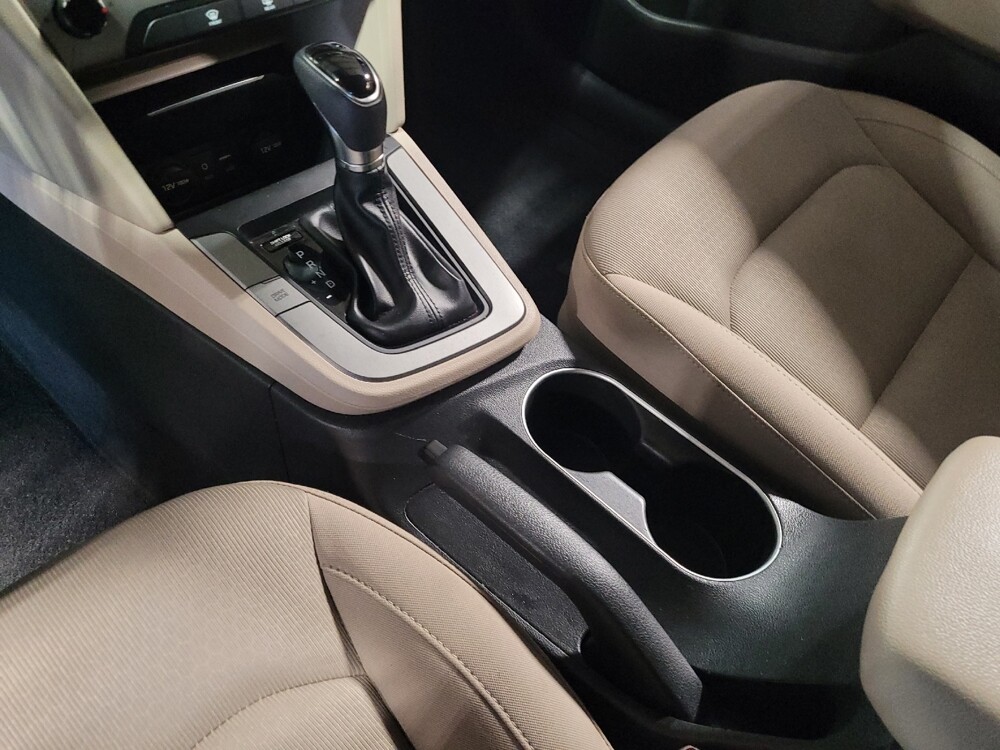 2017 Hyundai Elantra in Miami, FL 33157 - 18085976 26