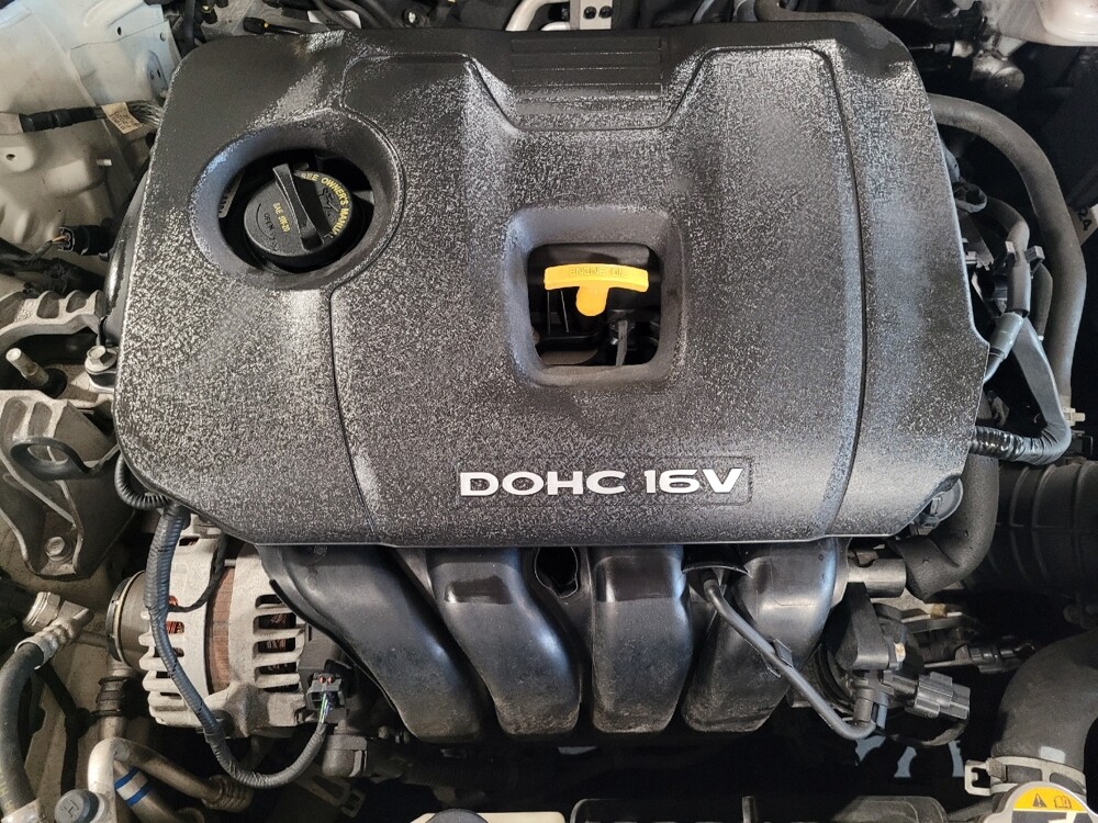 2017 Hyundai Elantra in Miami, FL 33157 - 18085976 30