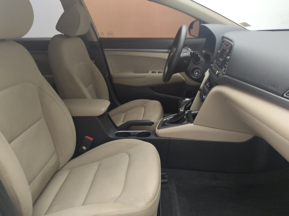 2017 Hyundai Elantra in Miami, FL 33157 - 18085976 21
