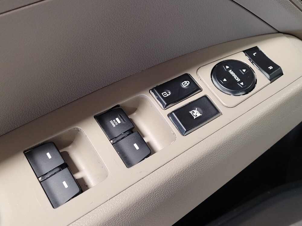 2017 Hyundai Elantra in Miami, FL 33157 - 18085976 27