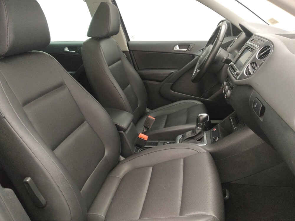 2016 Volkswagen Tiguan in Pensacola, FL 32505 - 18085997 21
