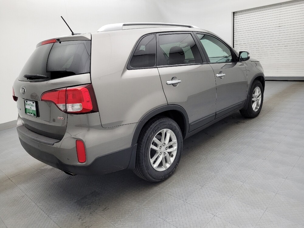 2014 Kia Sorento in Raleigh, NC 27604 - 18086002 10