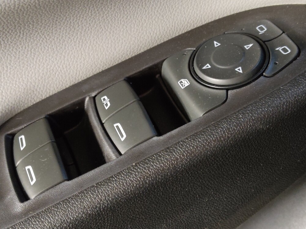 2020 Chevrolet Equinox in Winston-Salem, NC 27103 - 18086005 27