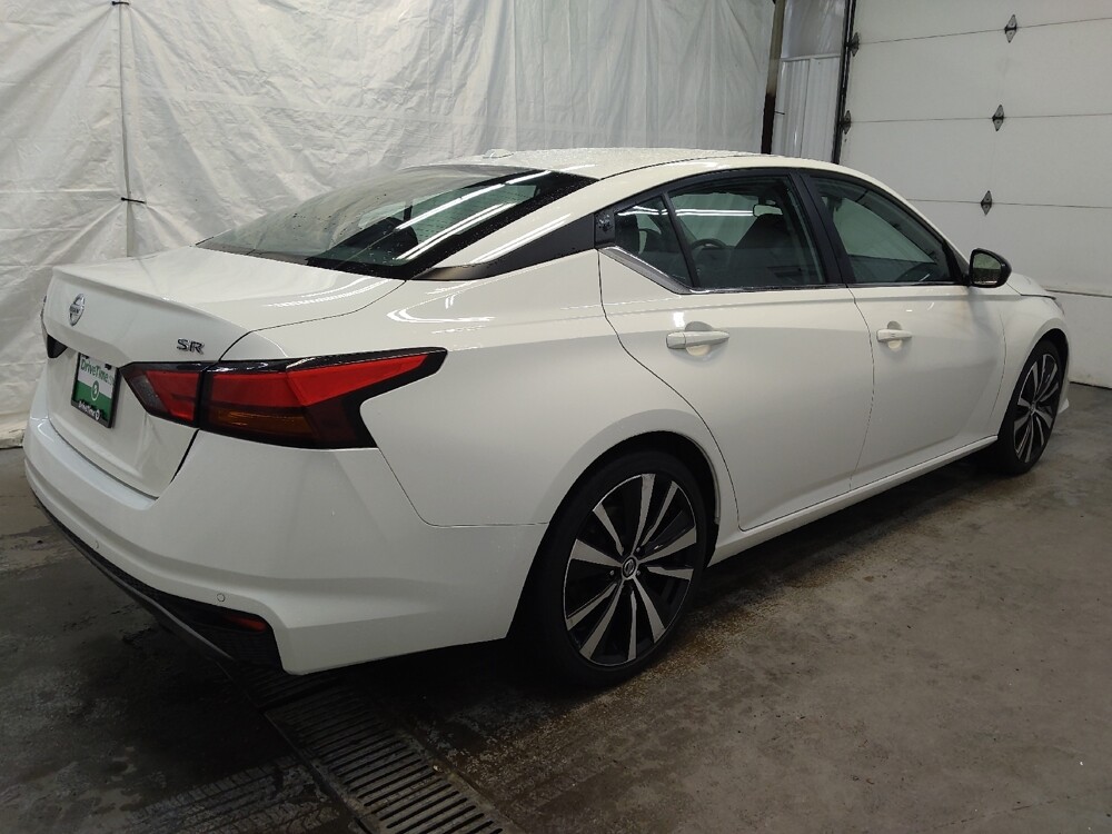 2022 Nissan Altima in Cincinnati, OH 45255 - 18086034 10