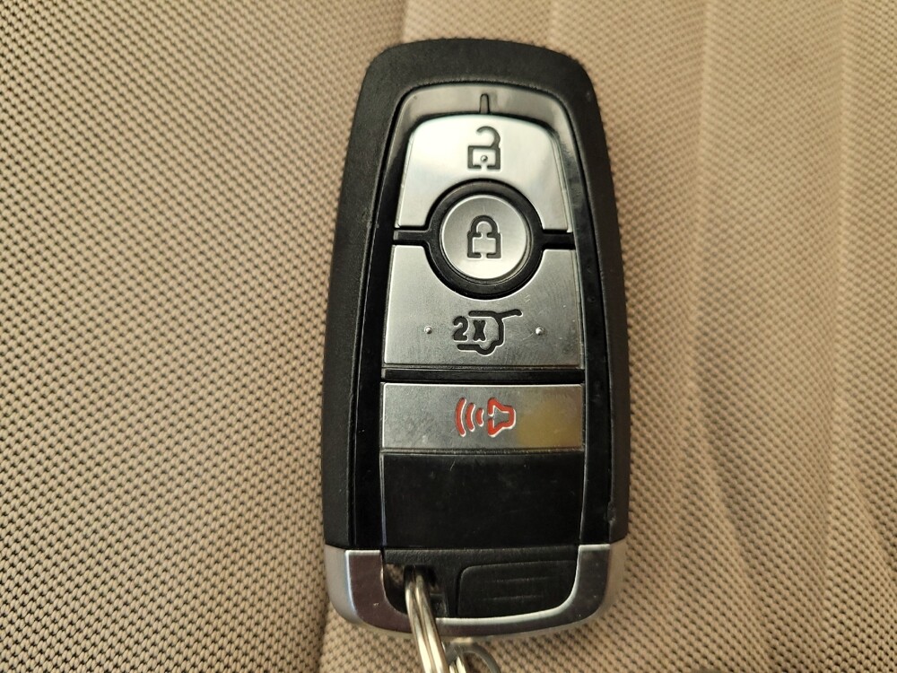 2020 Ford Explorer in Columbus, OH 43231 - 18086038 32