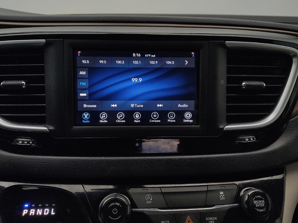 2021 Chrysler Voyager in Topeka, KS 66611 - 18086068 25