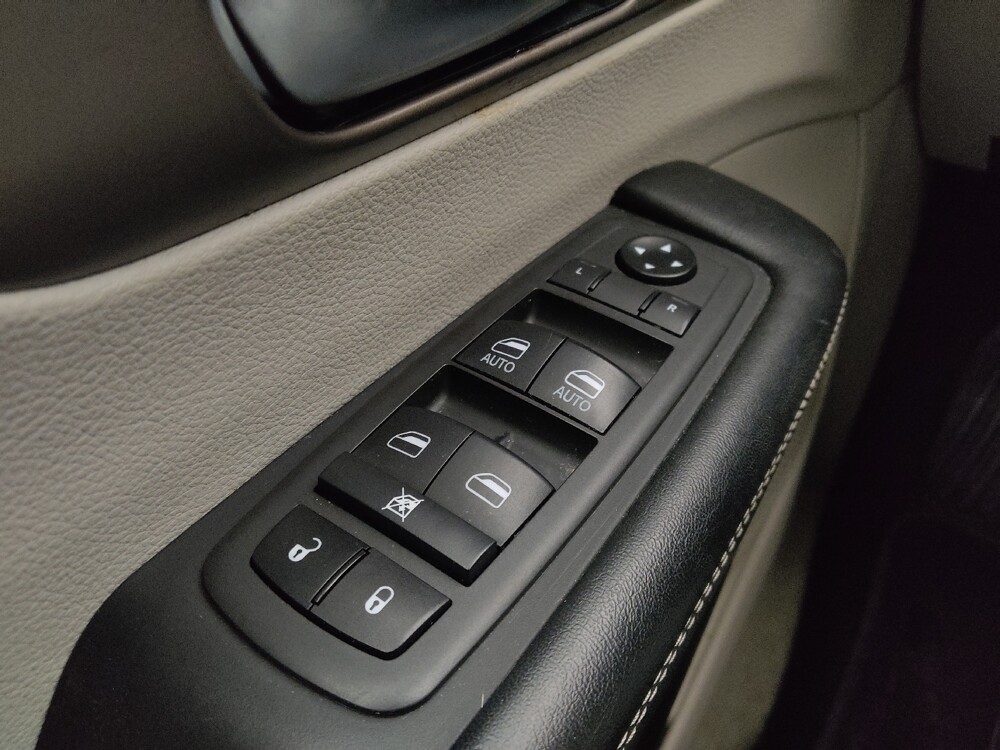 2021 Chrysler Voyager in Topeka, KS 66611 - 18086068 27