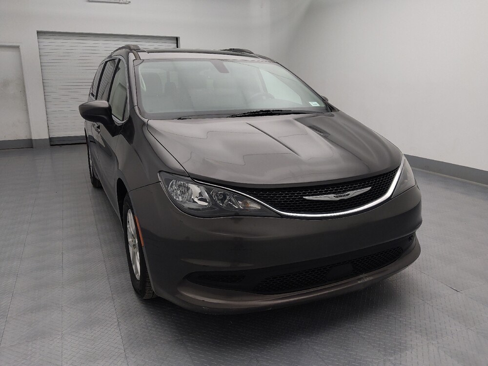 2021 Chrysler Voyager in Topeka, KS 66611 - 18086068 14