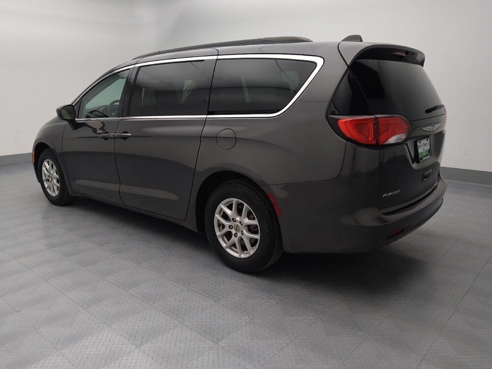 2021 Chrysler Voyager in Topeka, KS 66611 - 18086068 3