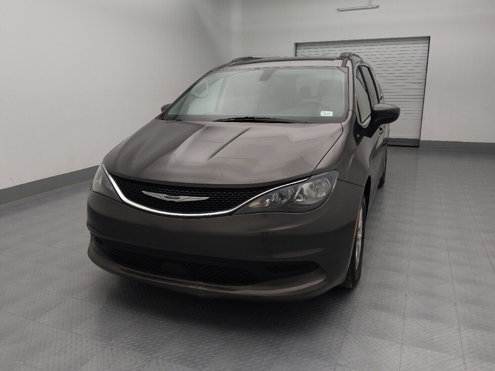 2021 Chrysler Voyager in Topeka, KS 66611 - 18086068 15