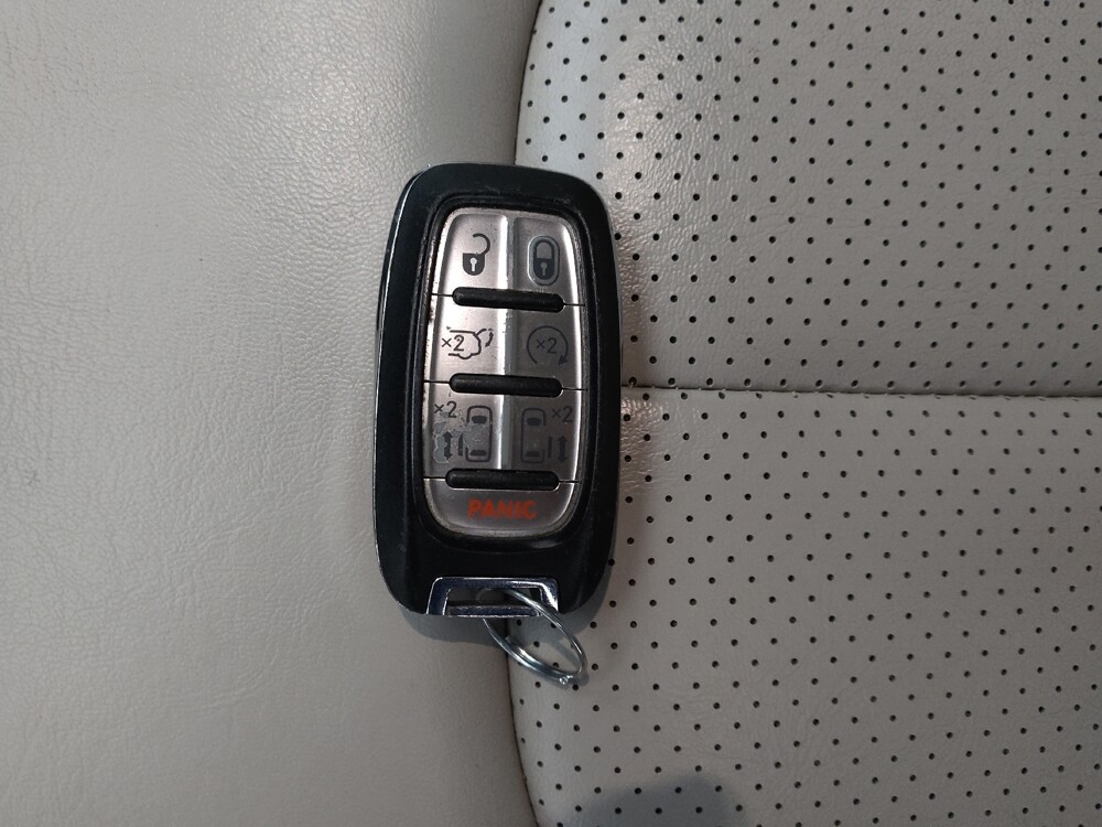 2021 Chrysler Voyager in Topeka, KS 66611 - 18086068 32