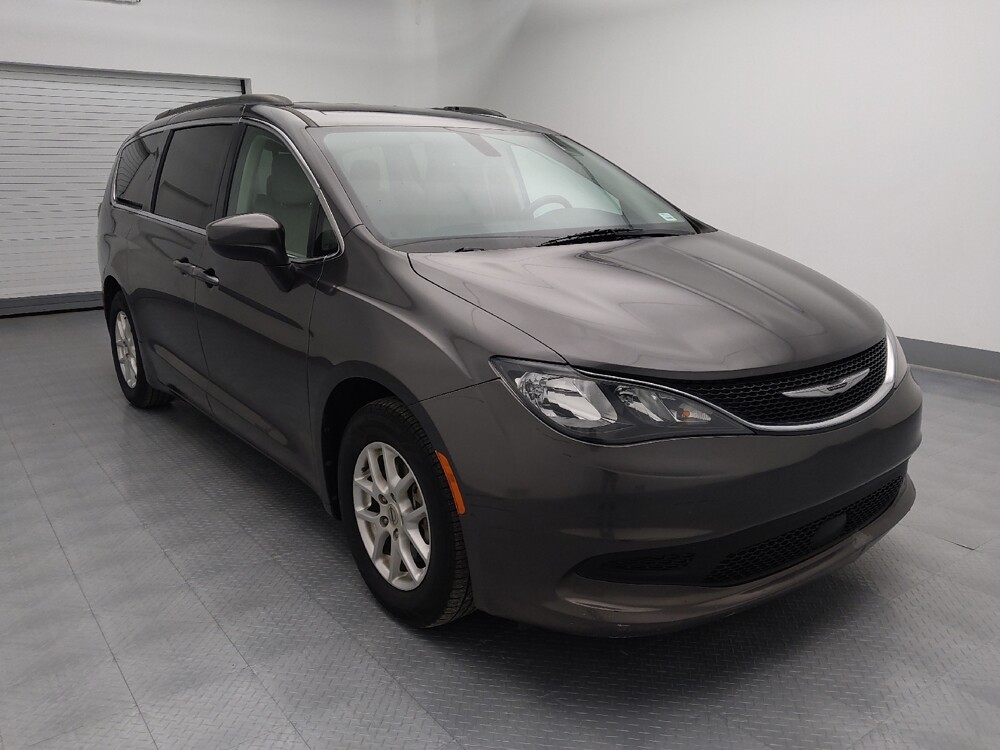 2021 Chrysler Voyager in Topeka, KS 66611 - 18086068 13