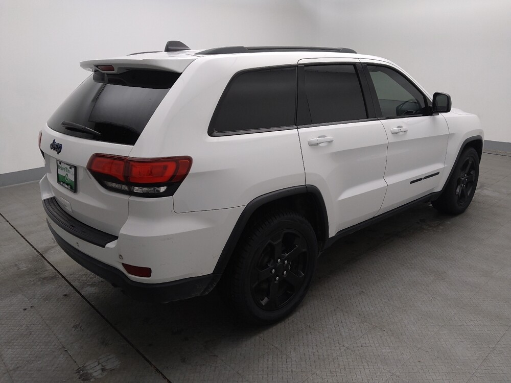 2019 Jeep Grand Cherokee in Topeka, KS 66611 - 18086070 10