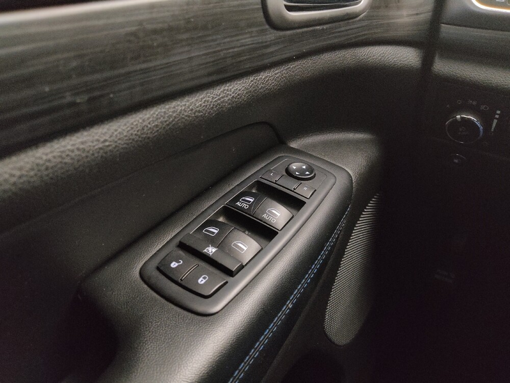 2019 Jeep Grand Cherokee in Topeka, KS 66611 - 18086070 27