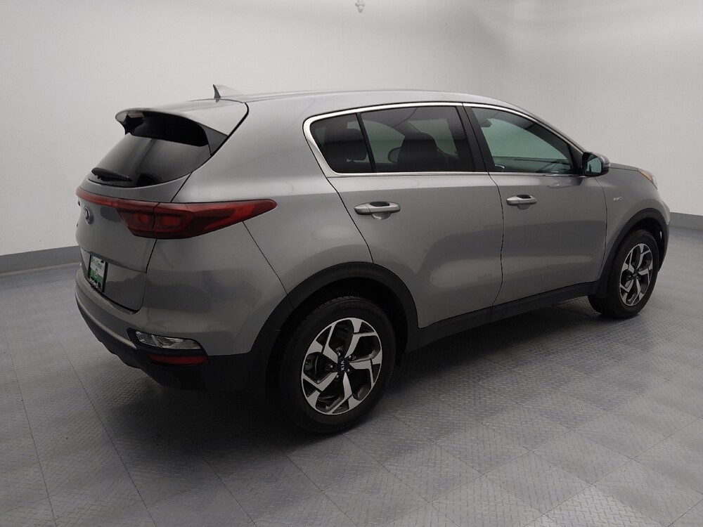 2020 Kia Sportage in Gladstone, MO 64118 - 18086071 10